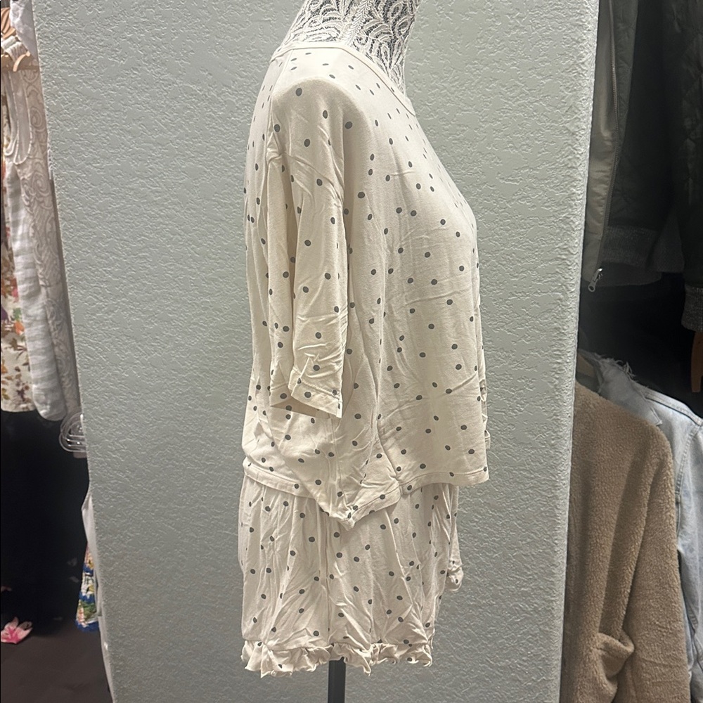Rylee + Cru Women’s Lounge Set in Dots - Picture 3 of 9